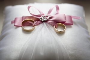 Image source: Pexels
Wedding Gifts for Men